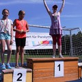 Foto von Lina 2. Platz im Mehrkampf auf dem Siegerpodest (vergrößerte Bildansicht wird geöffnet)