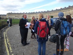 Foto der halbkreisförmigen Wohnanlage Royal Crescent