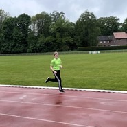Foto von Josée beim Laufen (vergrößerte Bildansicht wird geöffnet)