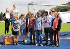 Foto der Teilnehmer bei der Siegerehrung zum 3. Platz in der Schulwertung