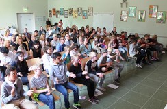Foto vom Publikum beim Abschlusspplaus
