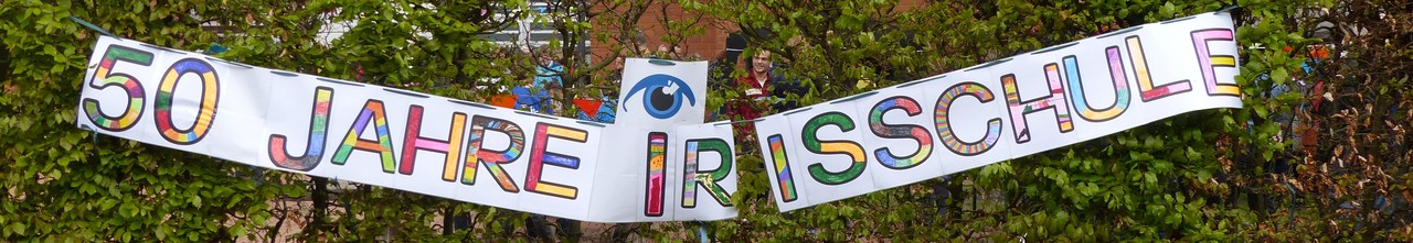 Foto eines gebastelten Banners mit der Aufschrift 50 Jahre Irisschule