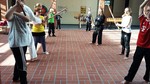 Foto der Schüler in der Karate-Gruppe mit Sven Buick (vergrößerte Bildansicht wird geöffnet)