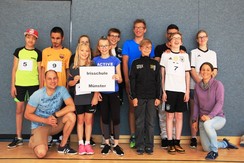 Gruppenfoto der Irisschüler mit ihren Betreuern