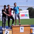 Foto von Haron 2. Platz im Mehrkampf auf dem Siegerpodest (vergrößerte Bildansicht wird geöffnet)