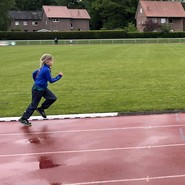 Foto von Lia beim Laufen (vergrößerte Bildansicht wird geöffnet)