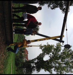 Foto der SchülerInnen auf dem Spielplatz